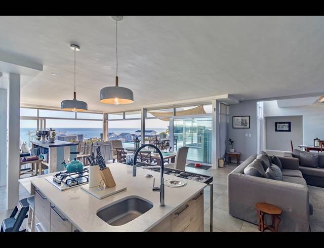 4 BEDROOM HOUSE FOR SALE IN PEARL BAY